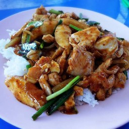 ผัดพริกเผาราดข้าว