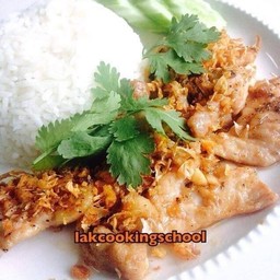 หมูทอดกระเทียม