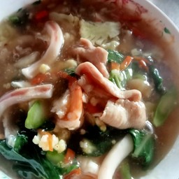 เส้นใหญ่ราดหน้ารวมมิตร