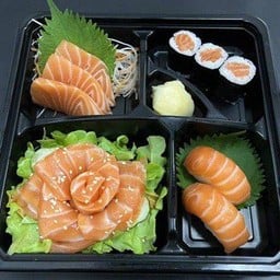 ซุปเปอร์แซลมอนเบนโตะ