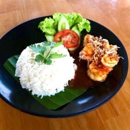 กุ้งทอดกระเทียมราดข้าว