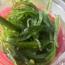 ยำสาหร่ายญี่ปุ่น