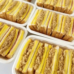 แซนวิสโบราณไส้ทะลัก