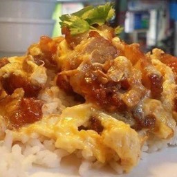 คั่วกระเทียมพริกไทยไข่ข้น