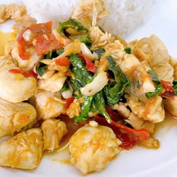 ข้าวราดกะเพราไก่