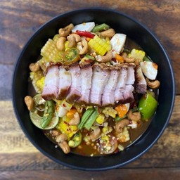 ตำข้าวโพดหมูกรอบไข่เค็ม