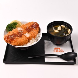 ข้าวหน้าหมูทอดราดซอสทงคัตสึ