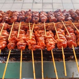 ไก่ย่างฮาลาล (ตรงข้ามบิ๊กซีลาดพร้าว)