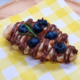 Yumii Croffle Halal & สลัดโรล Yumii Croffle Halal