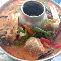 ต้มยำหัวปลาเก๋าชุดใหญ่