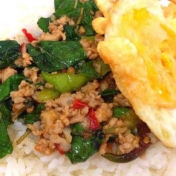 ข้าวกะเพราหมู+ไข่ดาว