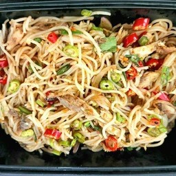 ยำขนมจีน แซ่บๆ