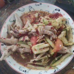 ตำแตงปูปลาร้าใส่ตีนไก่เเช็บ