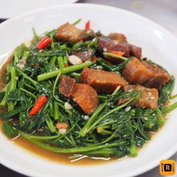 ผักบุ้งหมูกรอบ