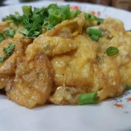 ไข่เจียวเปล่าๆ ธรรมดา ( ไข่ไก่4 ฟอว)