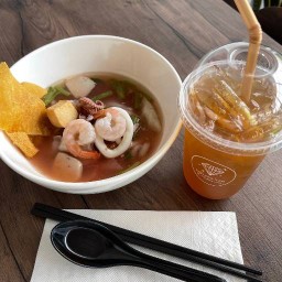 มณีพลอยคาเฟ่