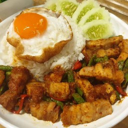 ตำและยำ อาหารตามสั่ง ครัวอร่อยว๊าว