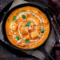 Paneer butter masala with choice of bread
