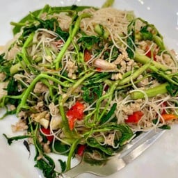 หมี่กระเฉดหมูสับ