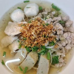 ก๋วยเตี๋ยวหมูน้ำใส