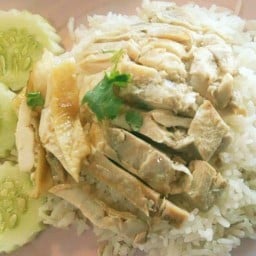 ข้าวมันไก่นายอ้วนบขส.เก่าระยอง
