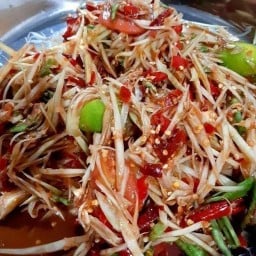 ส้มตำ ยำ ครกแหลก