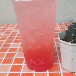 สตอเบอรี่อิตาเลียนโซดา