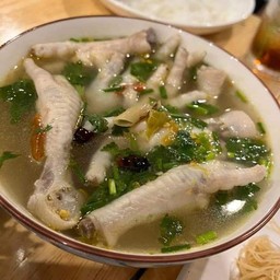 ต้มยำขาไก่น้ำใสแซ่บลืมบ้านเกิด