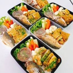 หมูทอด น้ำพริกยกครกByแนนนี่