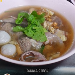 เส้นเล็กหมูรวมน้ำใสหอมๆ