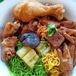 ร้านก๋วยเตี๋ยวน้องปลา