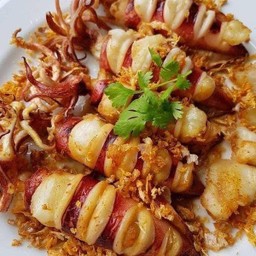 ปลาหมึกไข่แดดเดียวทอด