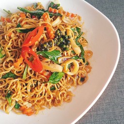 มาม่าขี้เมา ปลาหมึก.