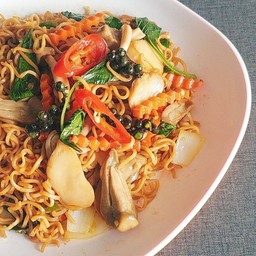 มาม่า ผัดขี้เมา เห็ด