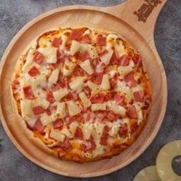 วีณา พิซซาเรีย & ชิคเก้นเช็ค สันติธรรม (CM)