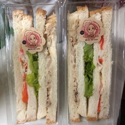 แซนวิช ไส้ปูอัด + ทูน่า  ชิ้นละ
