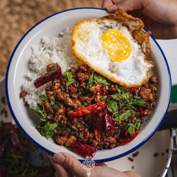 ผัดกระเพราพริกแห้งสูตรเด็ด วิลล่าแคลิฟอร์เนีย