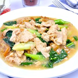 ราดหน้า หมู,ไก่,หมูสับ