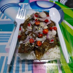 ข้าวซอยและน้ำเงี้ยว