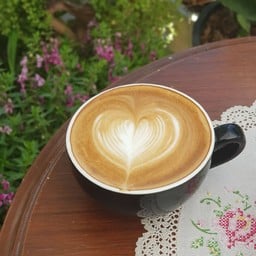 HOT LATTE ลาเต้ร้อน