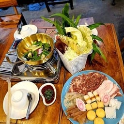 แสงจันทร์ หมูกะทะริมทะเล สาขา5