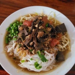 นายรังสิต ผัดย่างทอด
