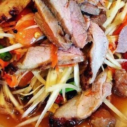 ส้มตำคอหมูย่าง
