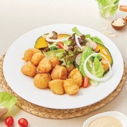 สลัดเห็ดชุปแป้งทอด