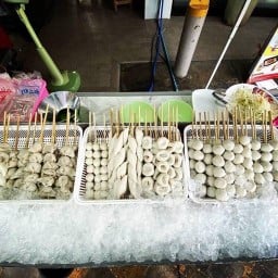 ยำลูกชิ้นปลาเยาวราช ลูกชิ้นปลาแท้ 100℅ หนองแขม เพรชเกษม81