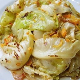 กะหล่ำปลีผัดน้ำปลา