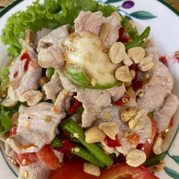 ส้มตำ หมูตกครก
