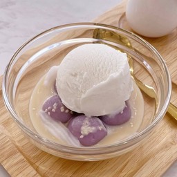 ไอศกรีมกะทิ+บัวลอยไส้มะพร้าวตุ๊บตั๊บ