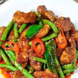 ผัดพริกแกงเป็นกับข้าว