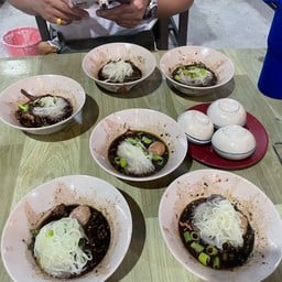 ป.ประทีป ก๋วยเตี๋ยวเรือ สาขา 7-11ซอยมหาชัย บางพลี
